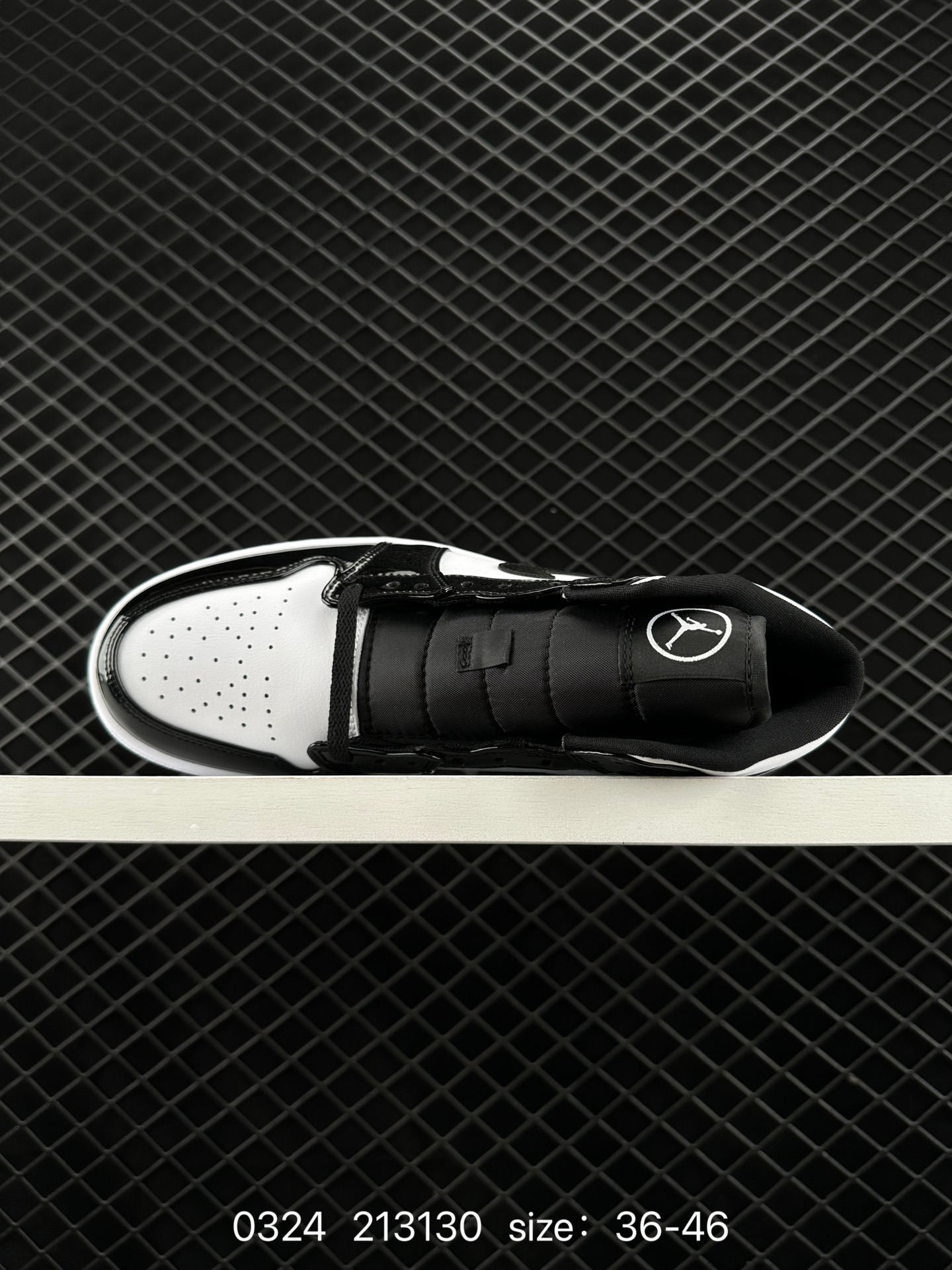 （NIKE）AIR JORDAN 1 MID